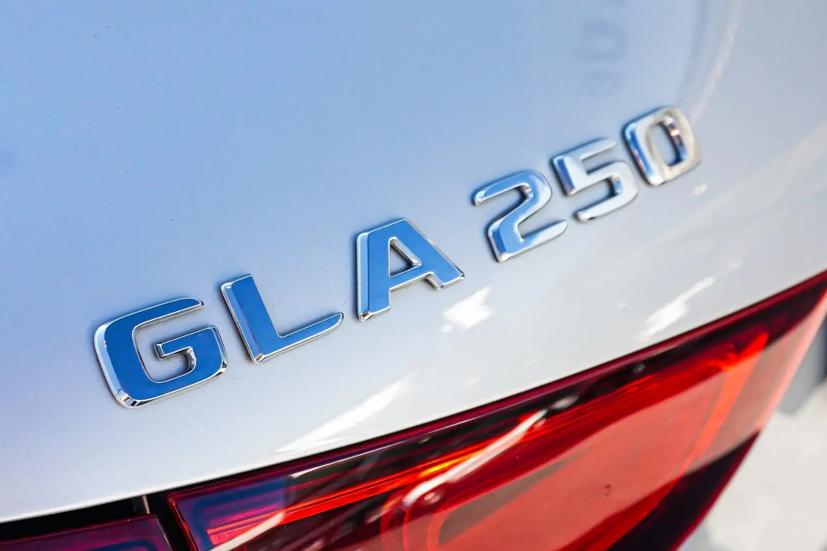 2020 Mercedes-Benz GLA-Class Gallery Image 14