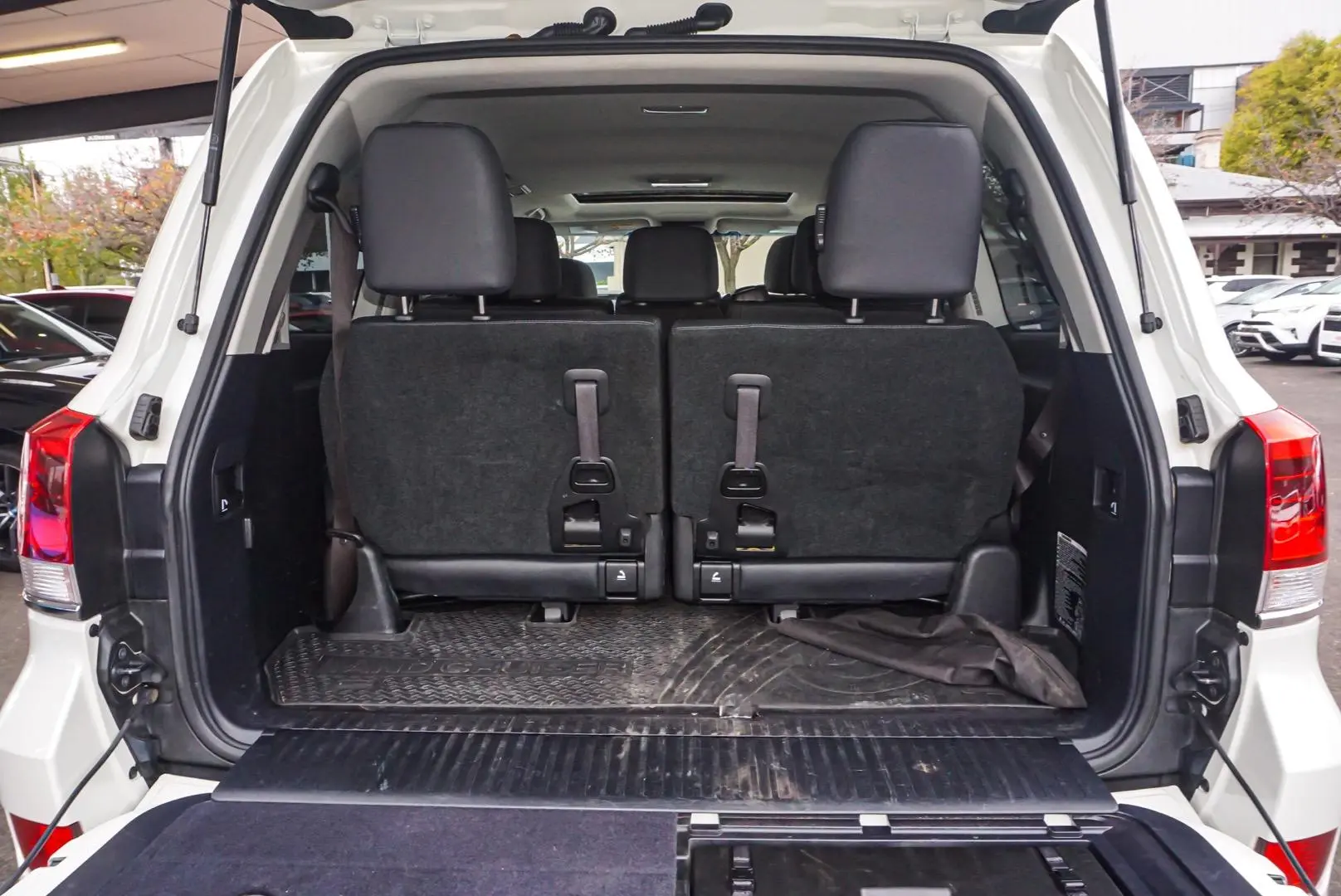 2018 Toyota Landcruiser Gallery Image 11