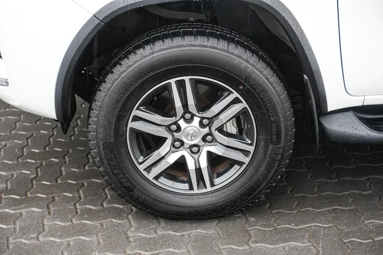 2022 Toyota Fortuner Gallery Image 9