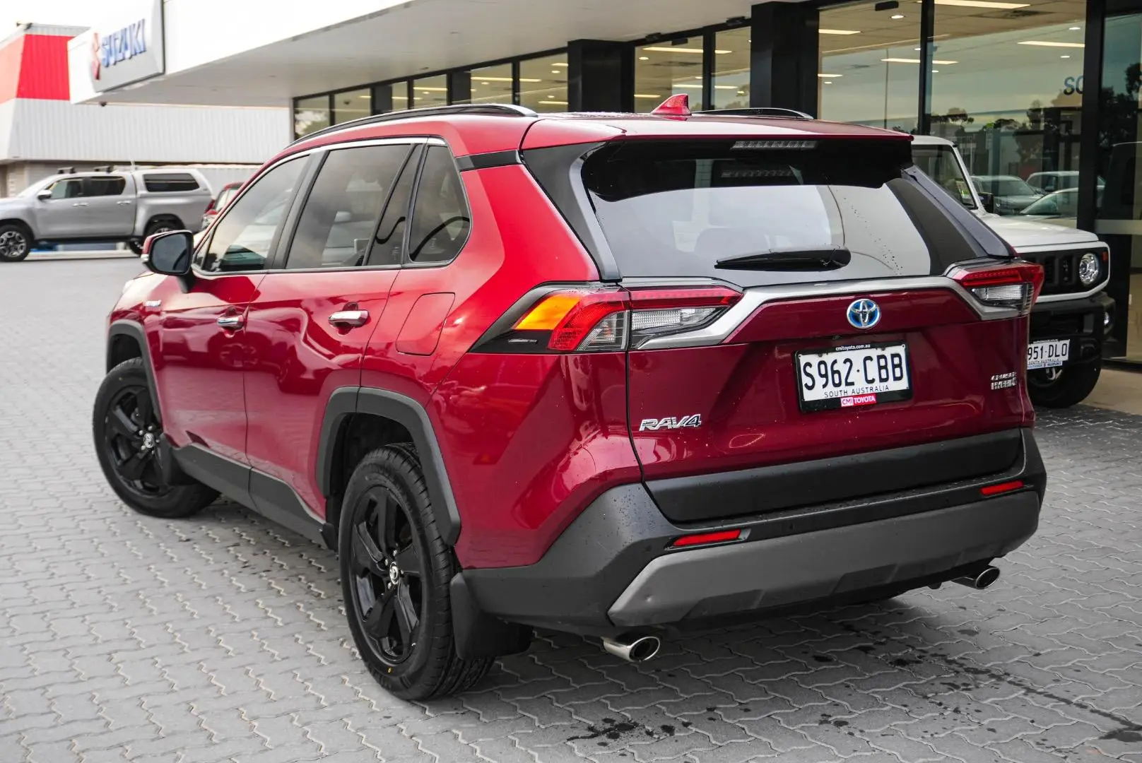 2019 Toyota RAV4 Gallery Image 3