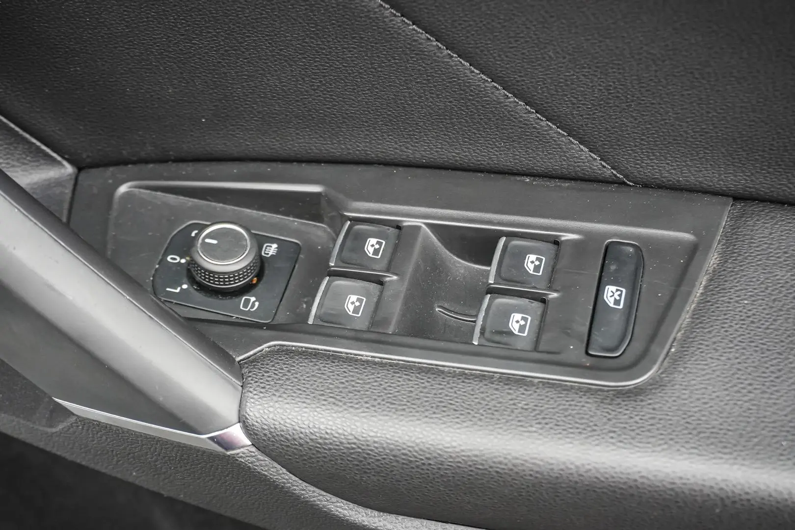 2020 Volkswagen Tiguan Gallery Image 20