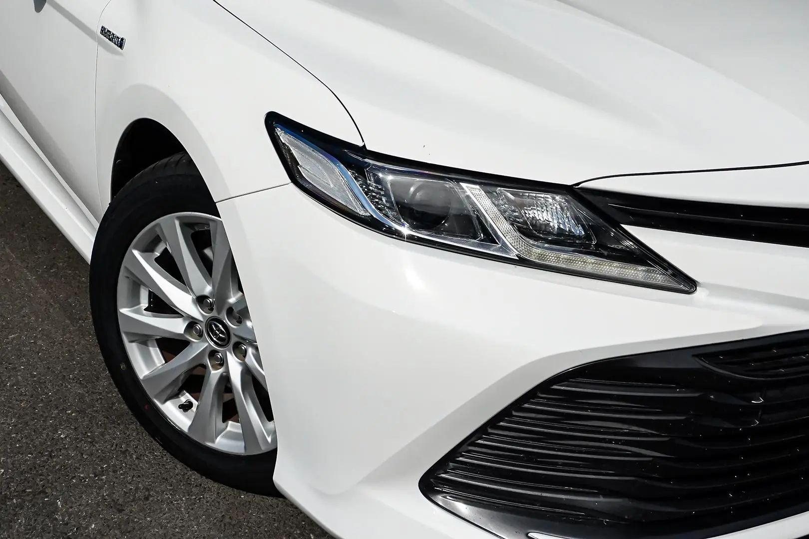 2019 Toyota Camry Gallery Image 10