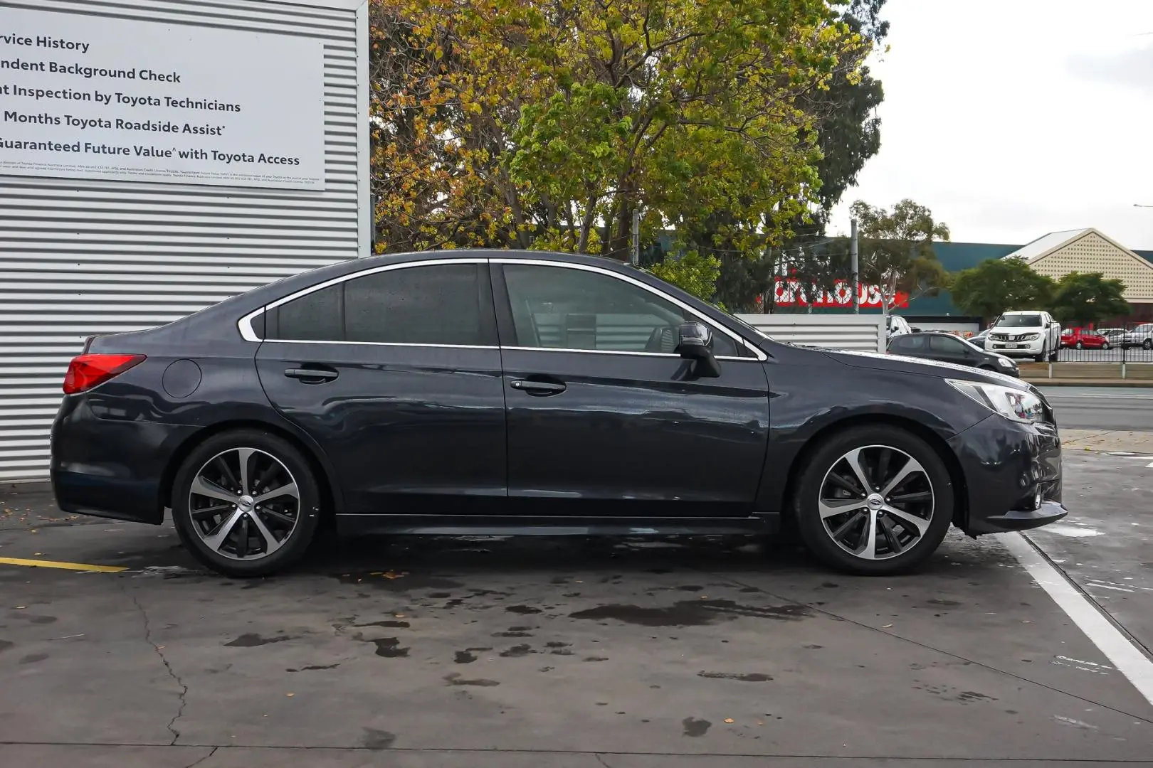 2017 Subaru Liberty Gallery Image 4