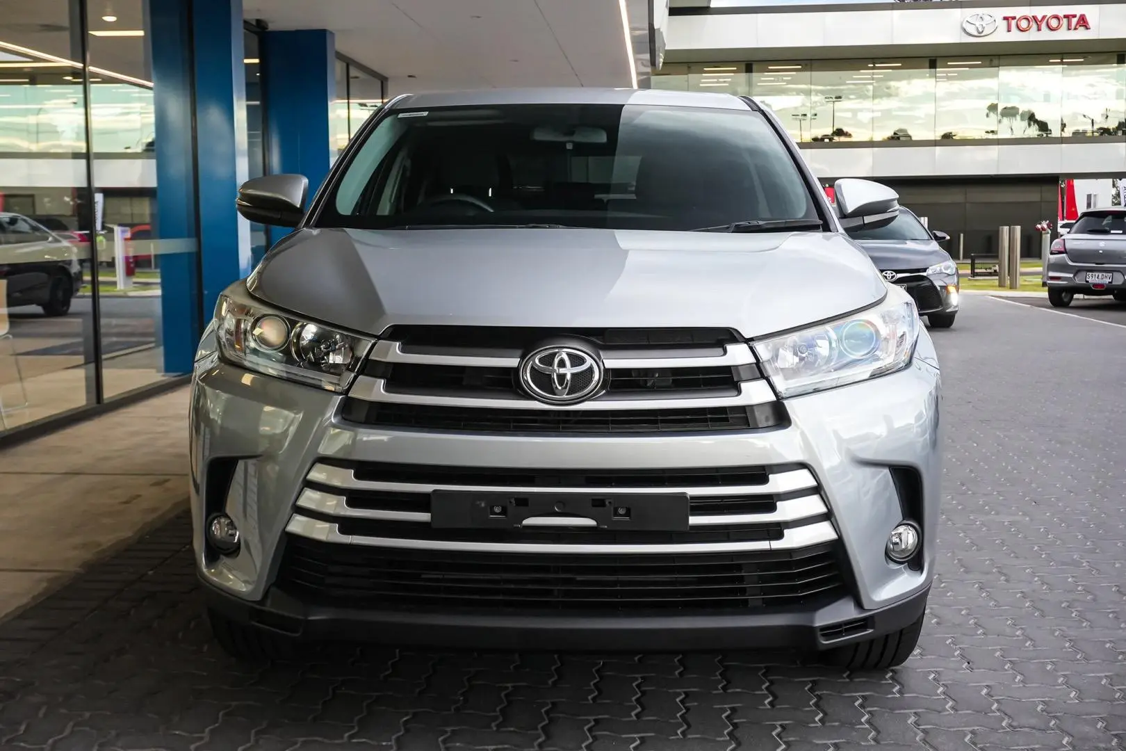 2016 Toyota Kluger Gallery Image 5