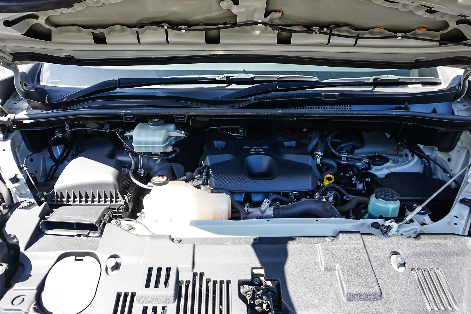 2020 Toyota Hiace Gallery Image 20