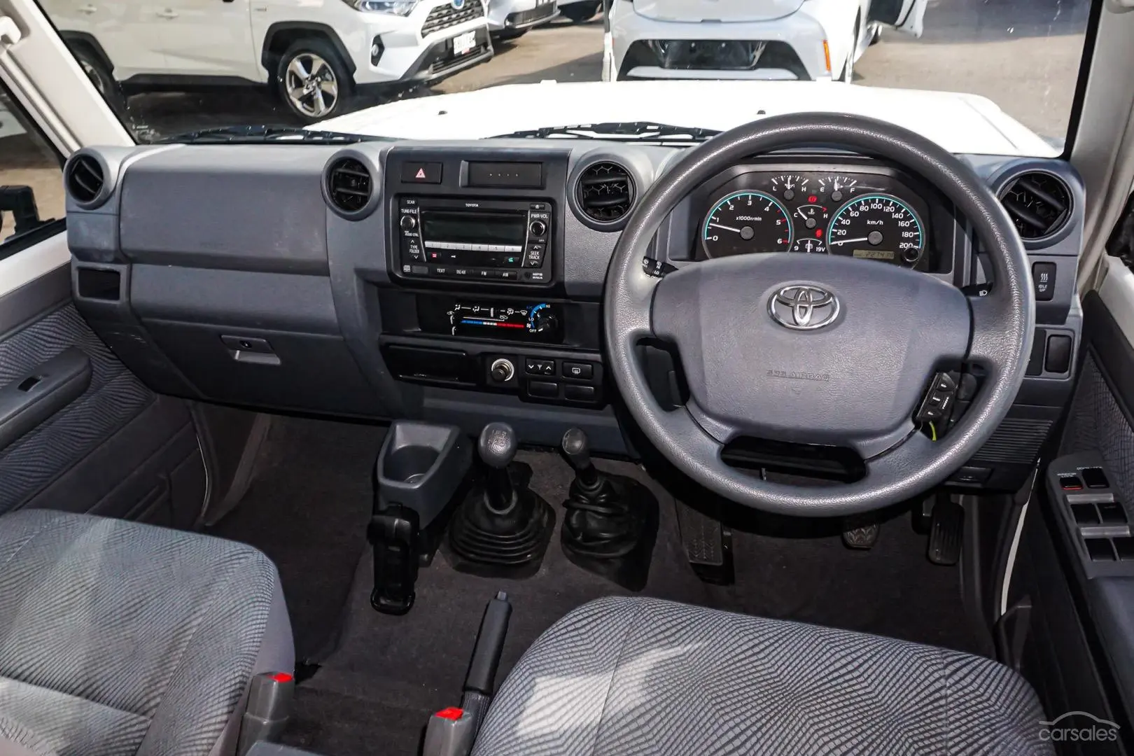 2011 Toyota Landcruiser Image 9