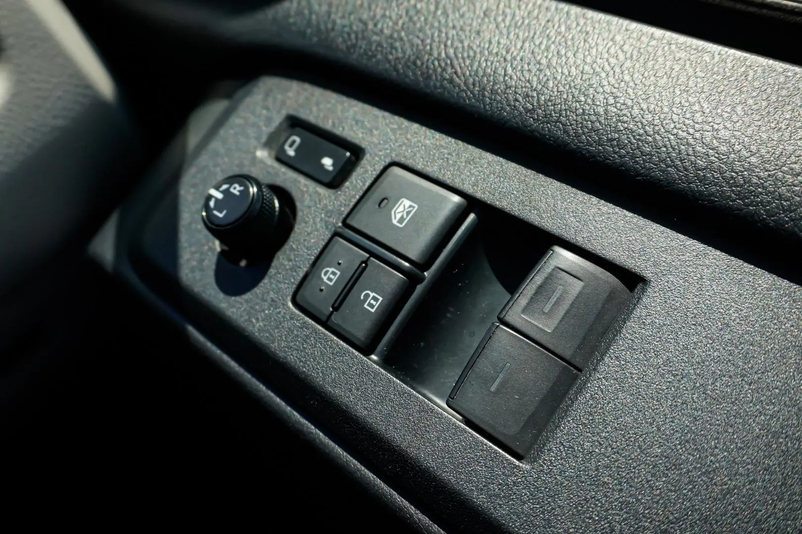 2021 Toyota Hiace Gallery Image 20