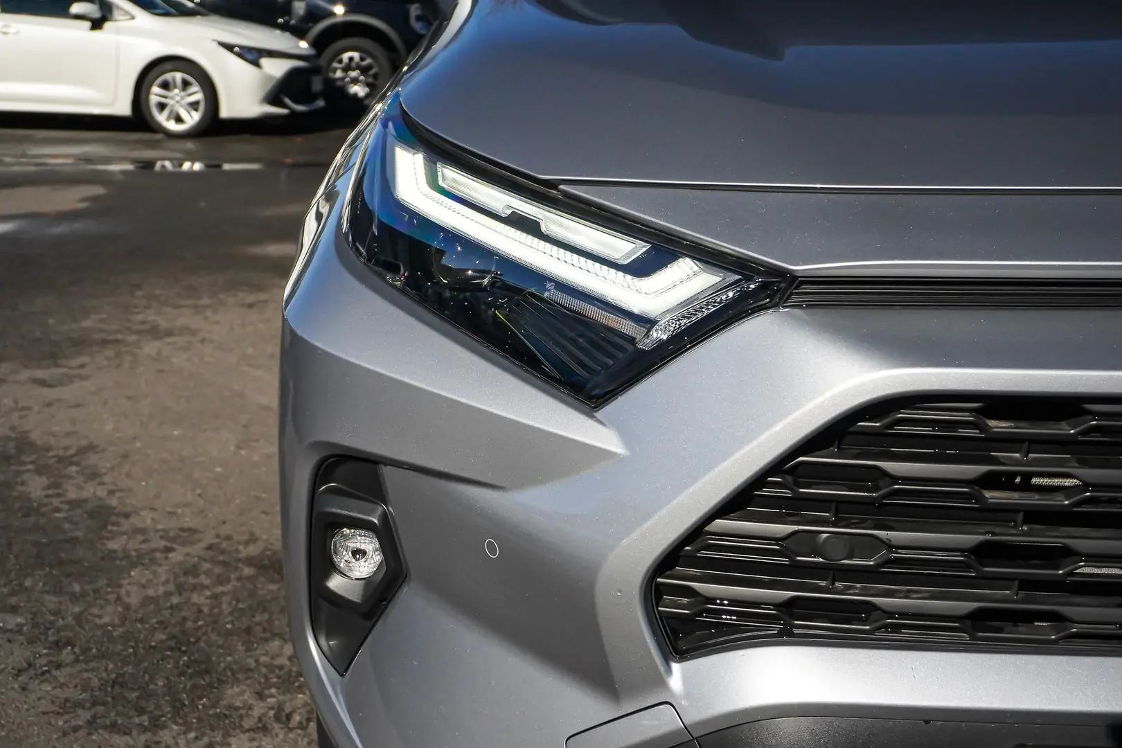 2025 Toyota RAV4 Gallery Image 13