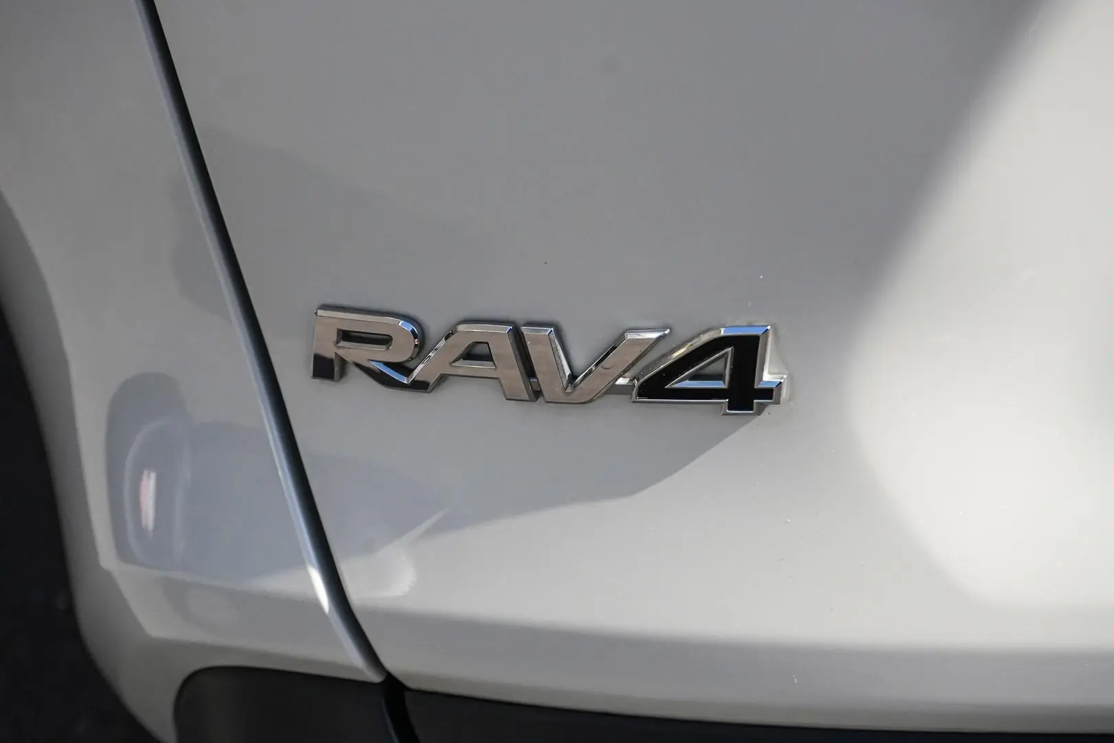 2020 Toyota RAV4 Gallery Image 9