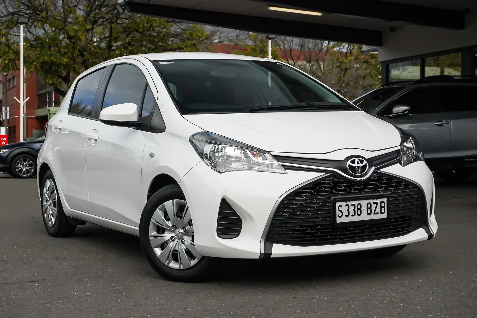 2016 Toyota Yaris Gallery Image 2