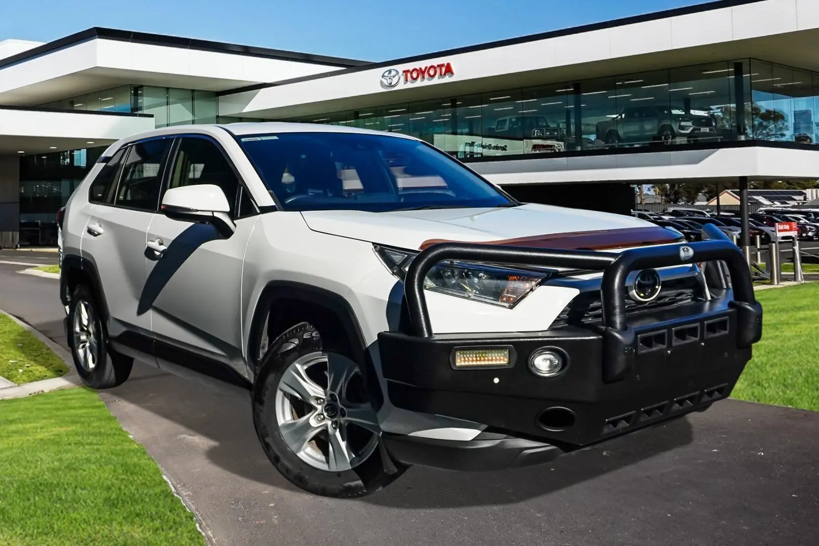 2020 Toyota RAV4 Gallery Image 1