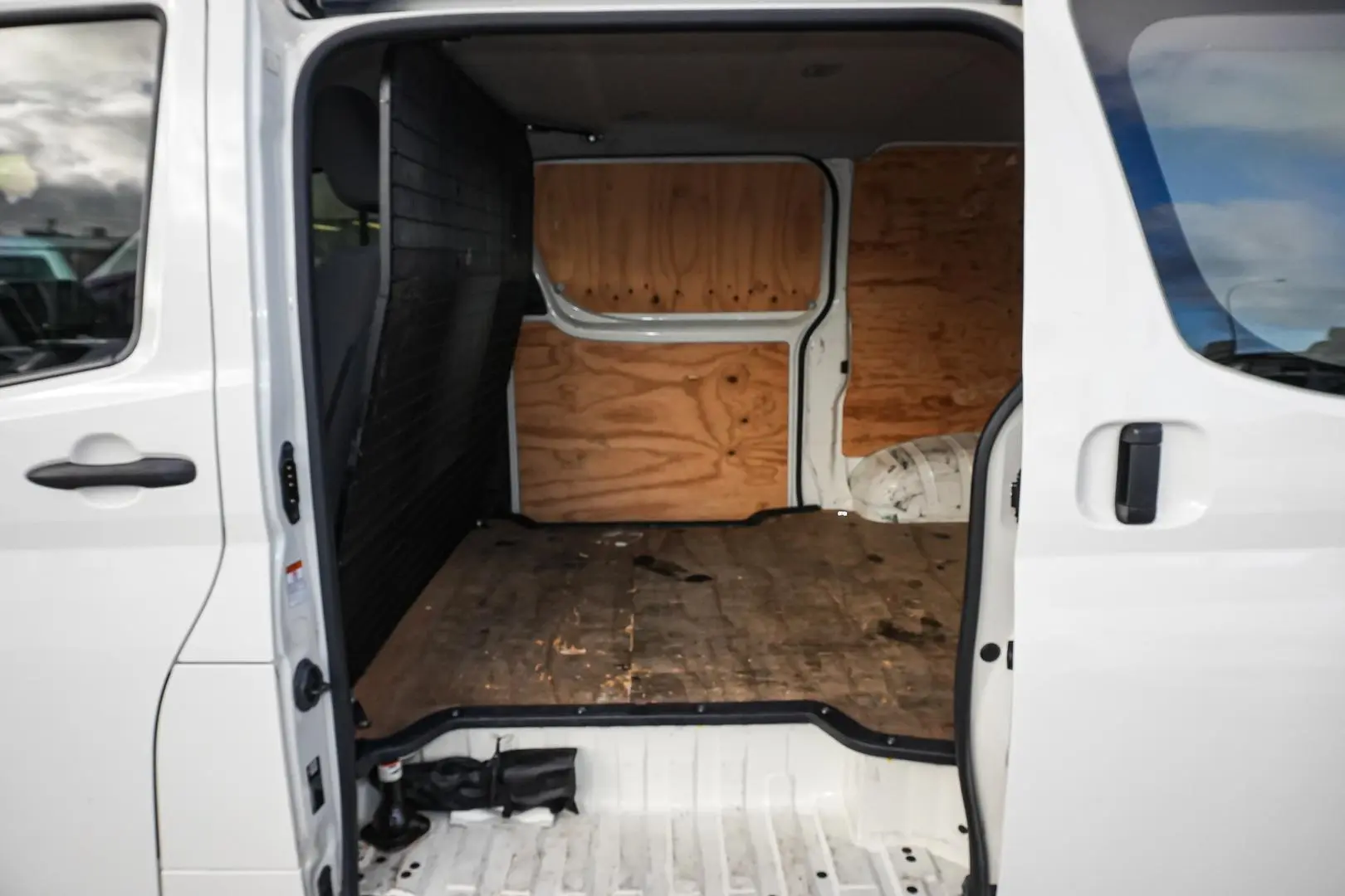 2021 Toyota Hiace Gallery Image 12