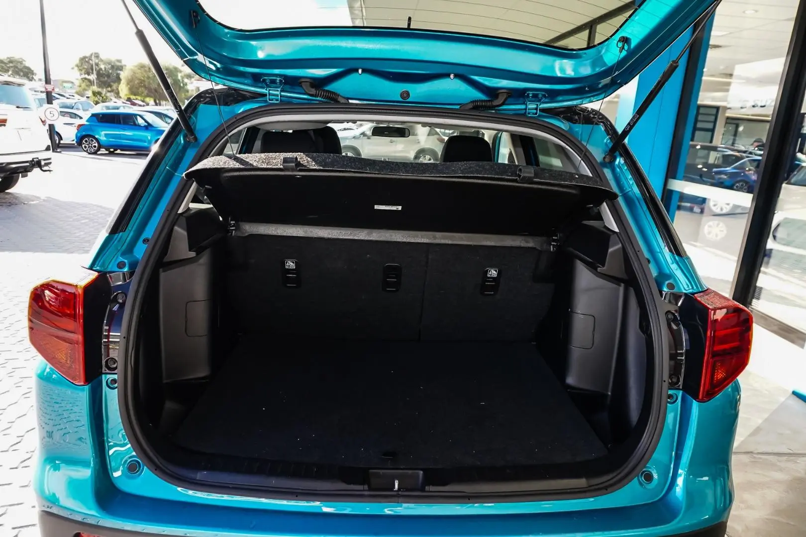 2022 Suzuki Vitara Gallery Image 9