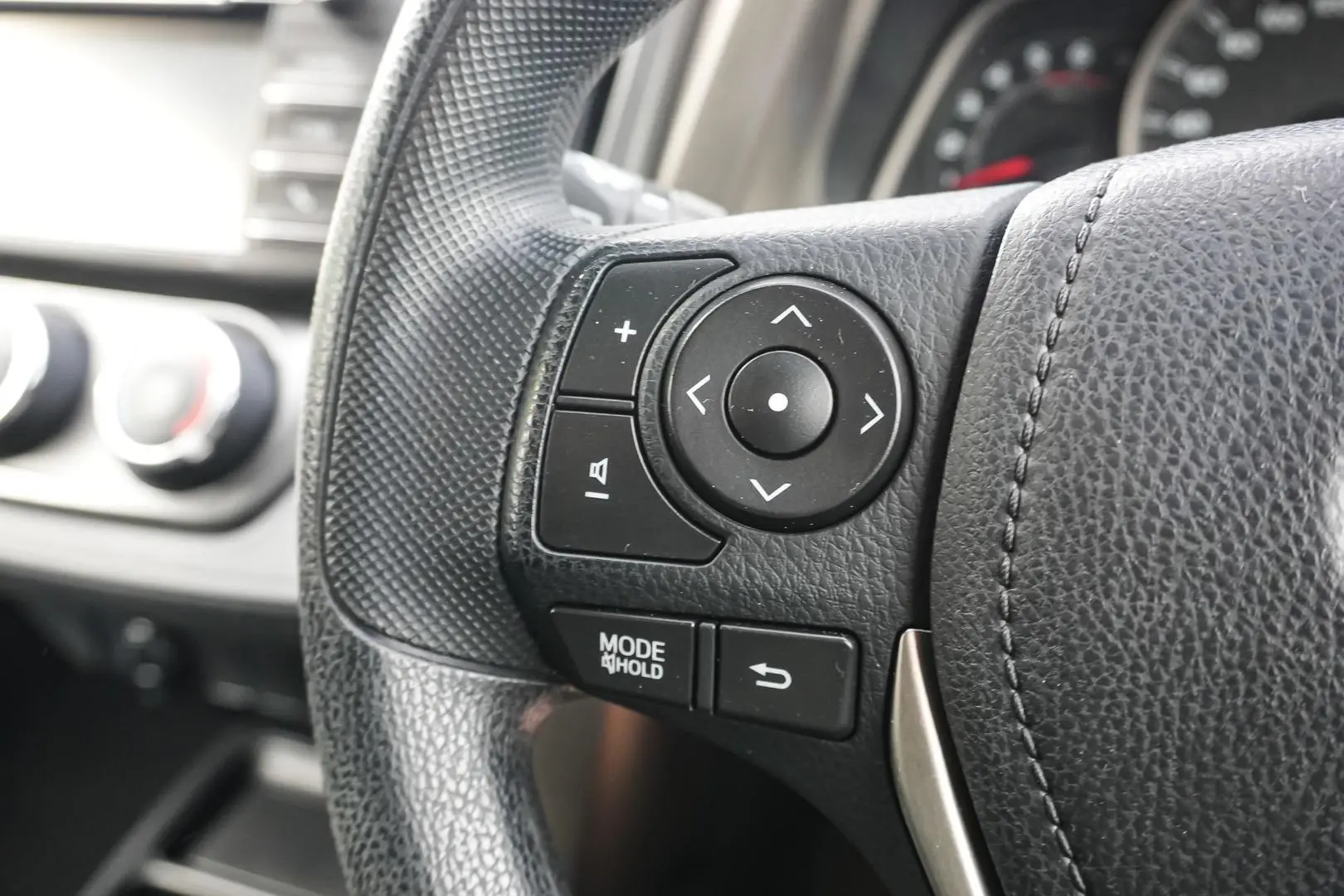 2013 Toyota RAV4 Gallery Image 19