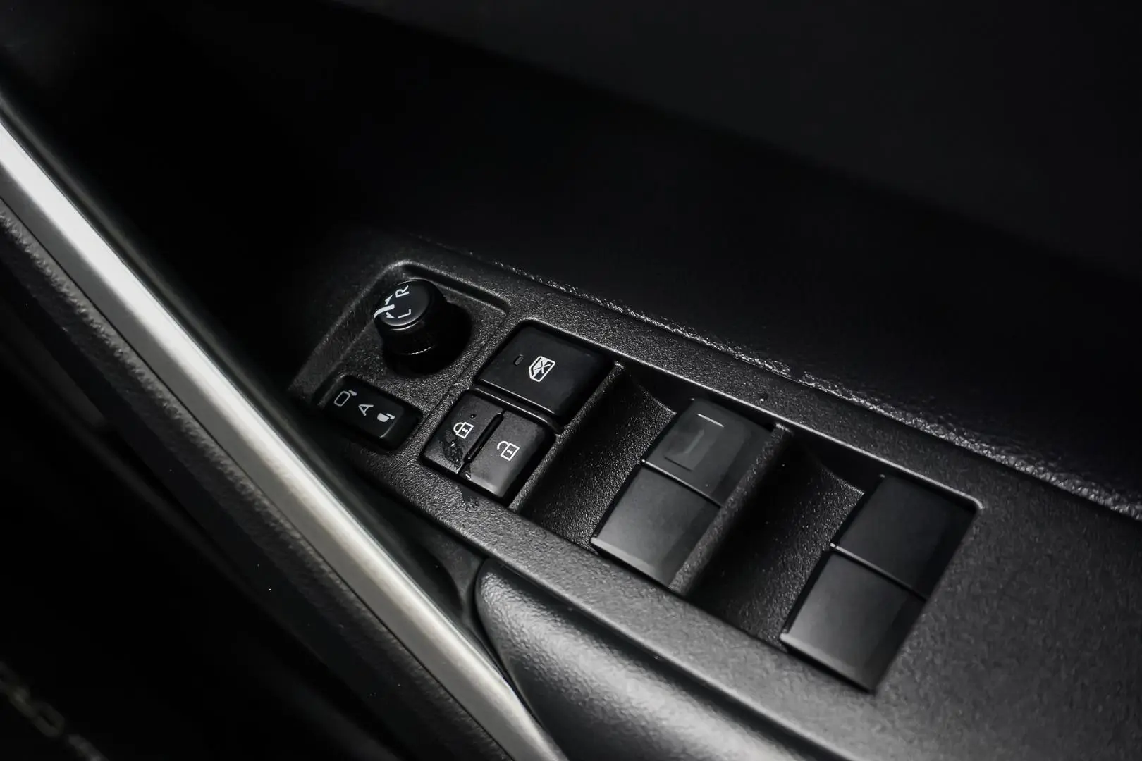 2025 Toyota Corolla Cross Gallery Image 21