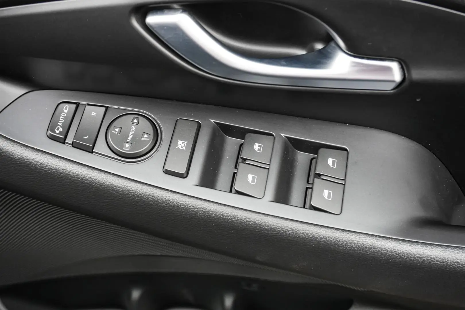 2017 Hyundai i30 Gallery Image 18