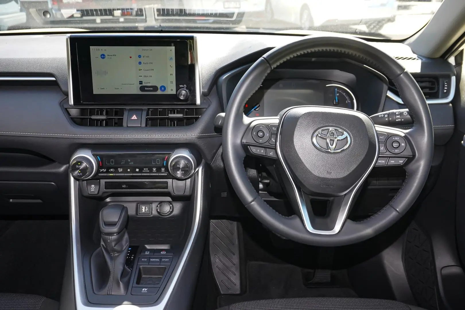 2024 Toyota RAV4 Gallery Image 9