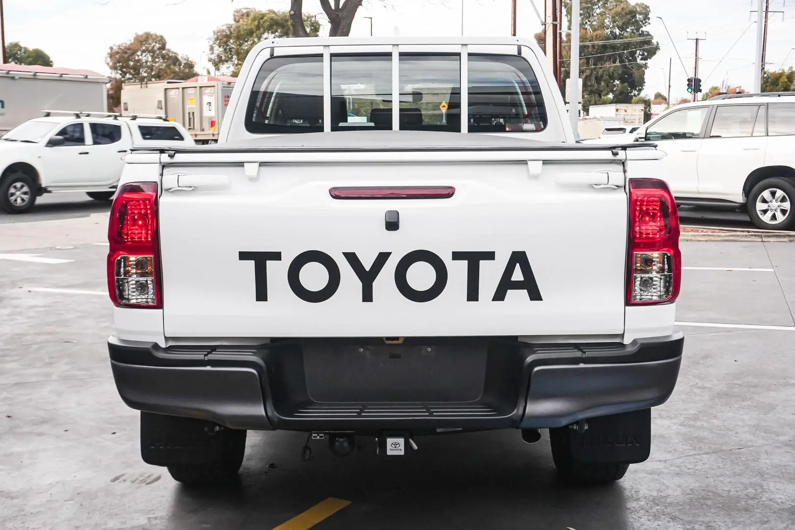 2022 Toyota Hilux Gallery Image 6