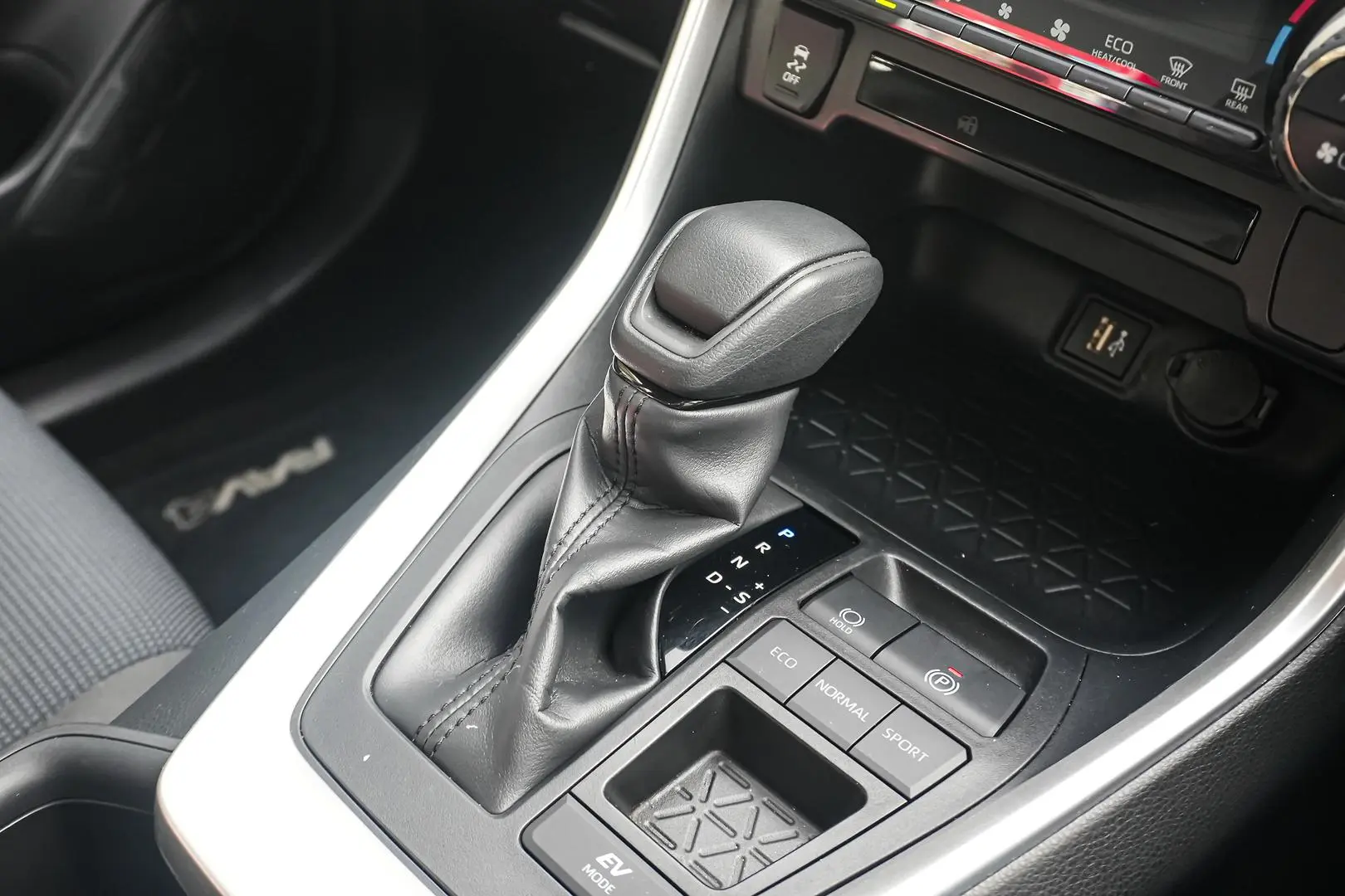 2023 Toyota RAV4 Gallery Image 17