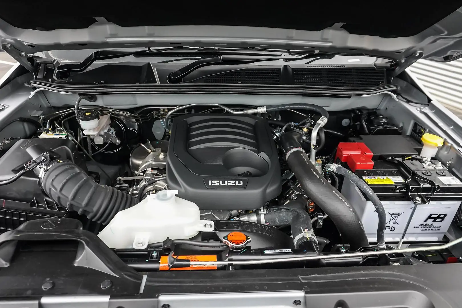 2025 Isuzu MU-X Gallery Image 24