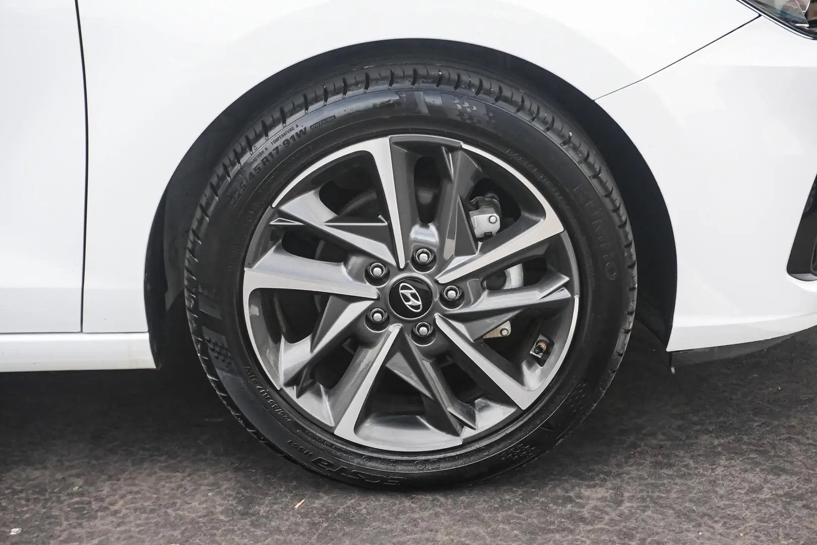 2022 Hyundai i30 Gallery Image 13