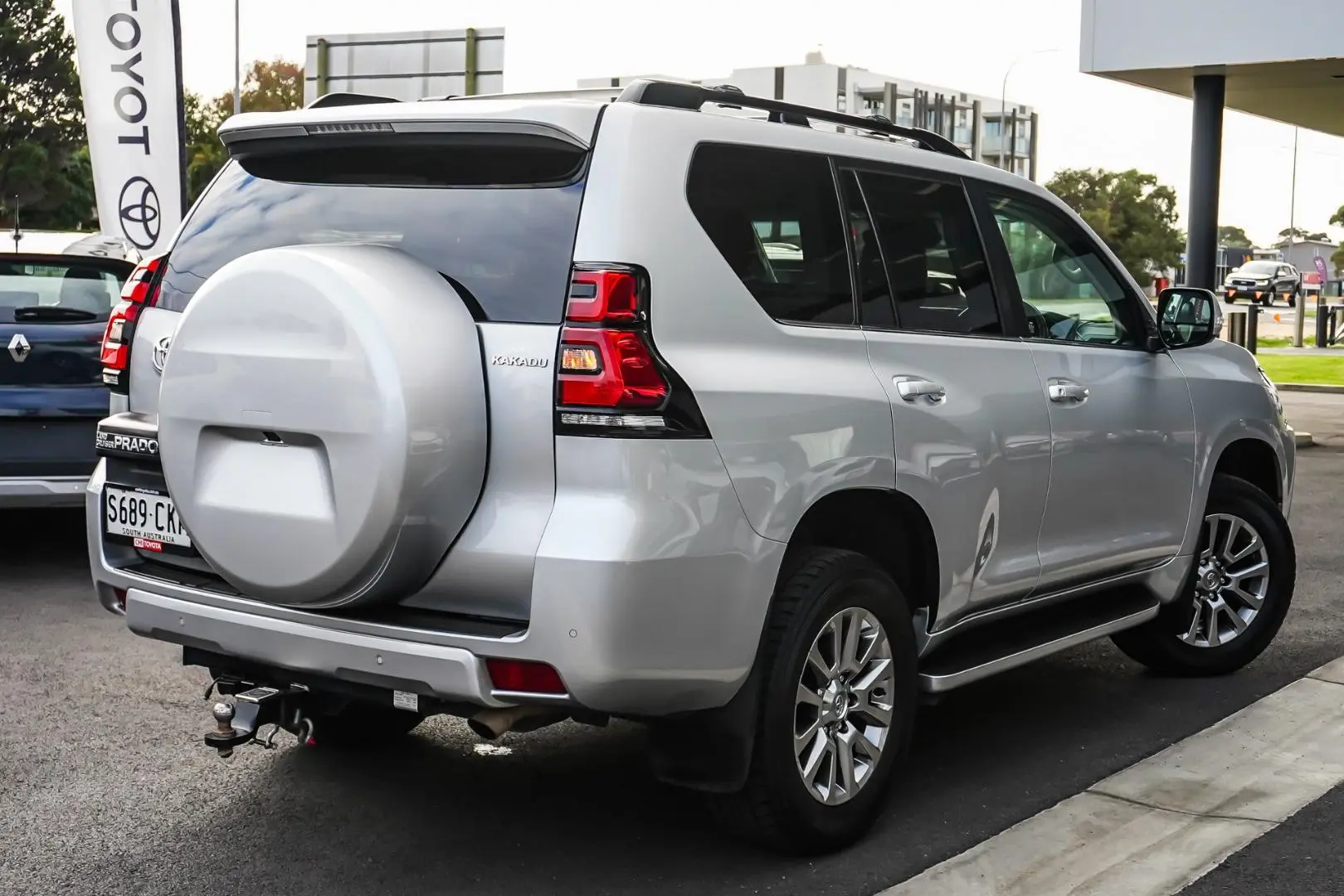 2021 Toyota Landcruiser Prado Gallery Image 2