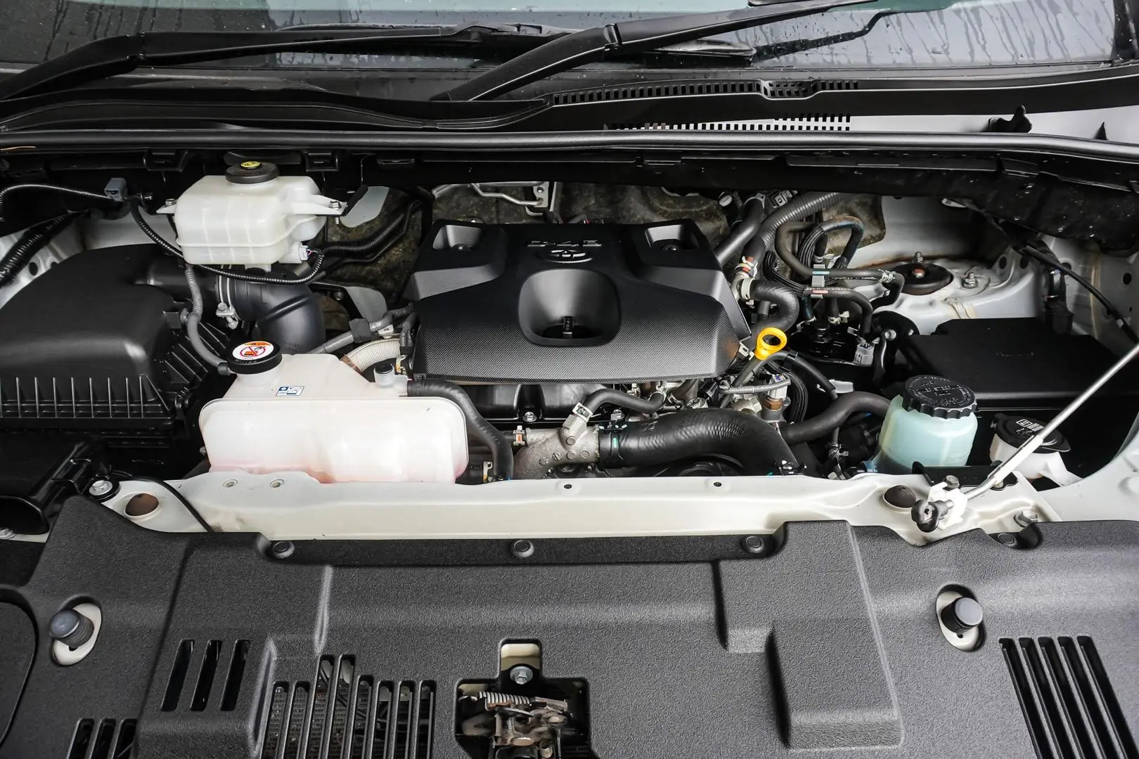 2021 Toyota Hiace Gallery Image 24