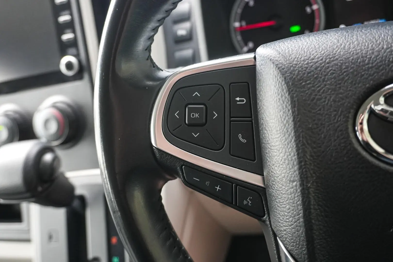 2021 Toyota Hiace Gallery Image 19