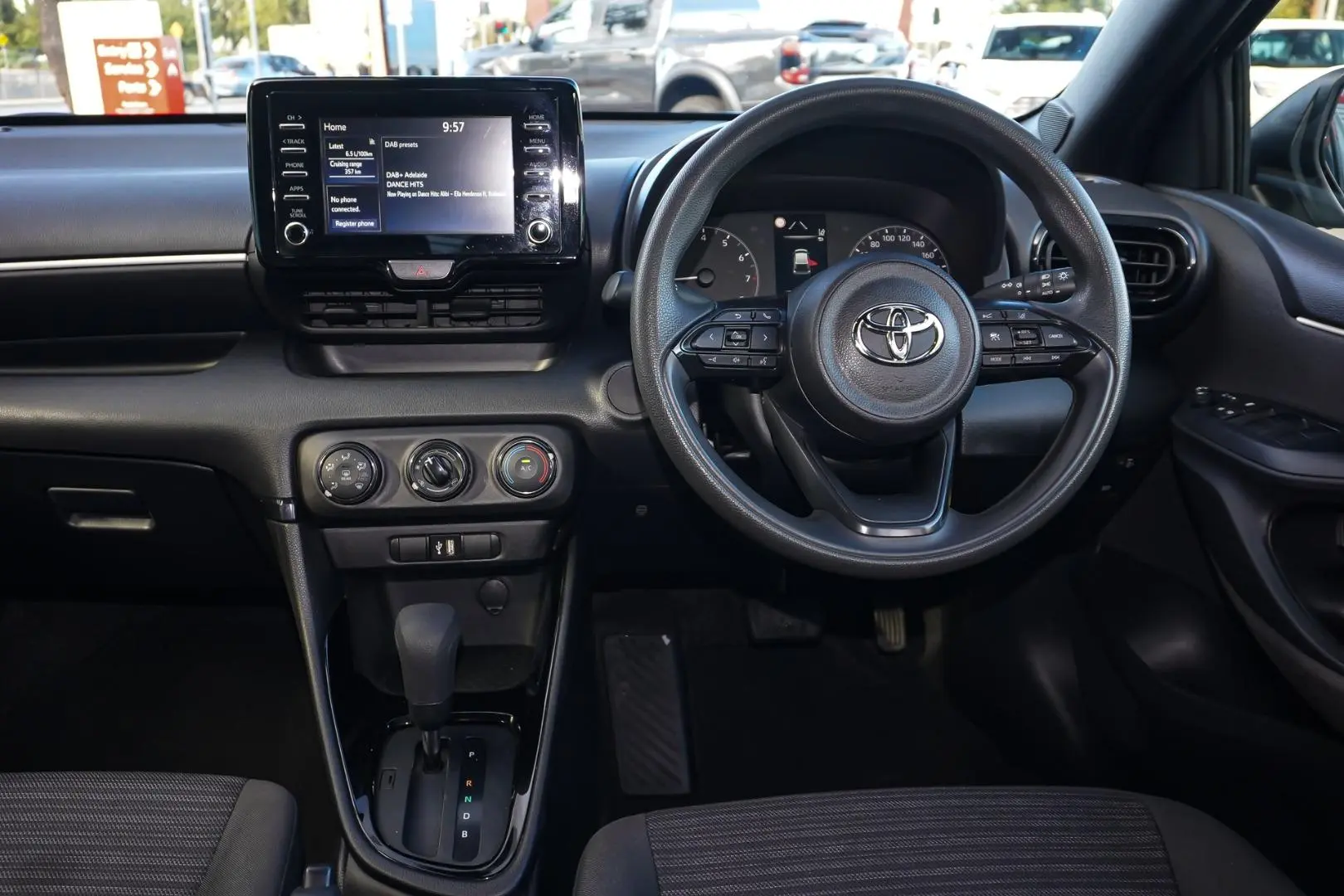 2022 Toyota Yaris Gallery Image 8