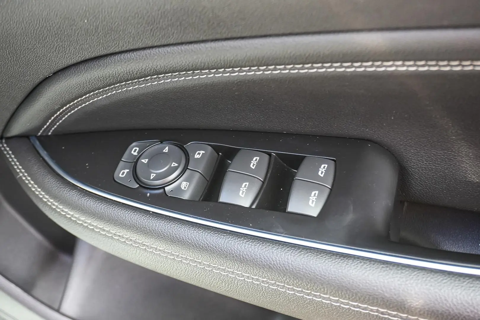 2018 Holden Calais Gallery Image 17