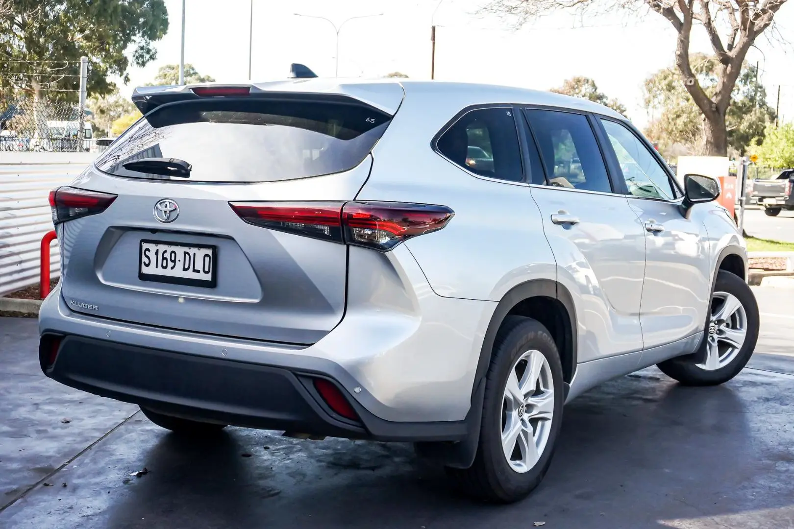 2024 Toyota Kluger Gallery Image 3