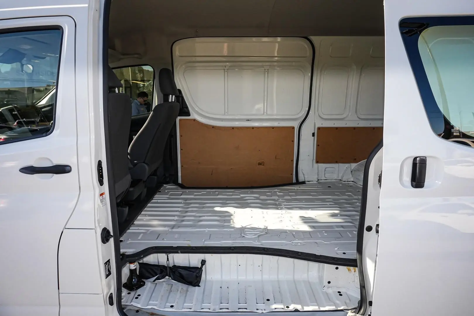 2020 Toyota Hiace Gallery Image 12