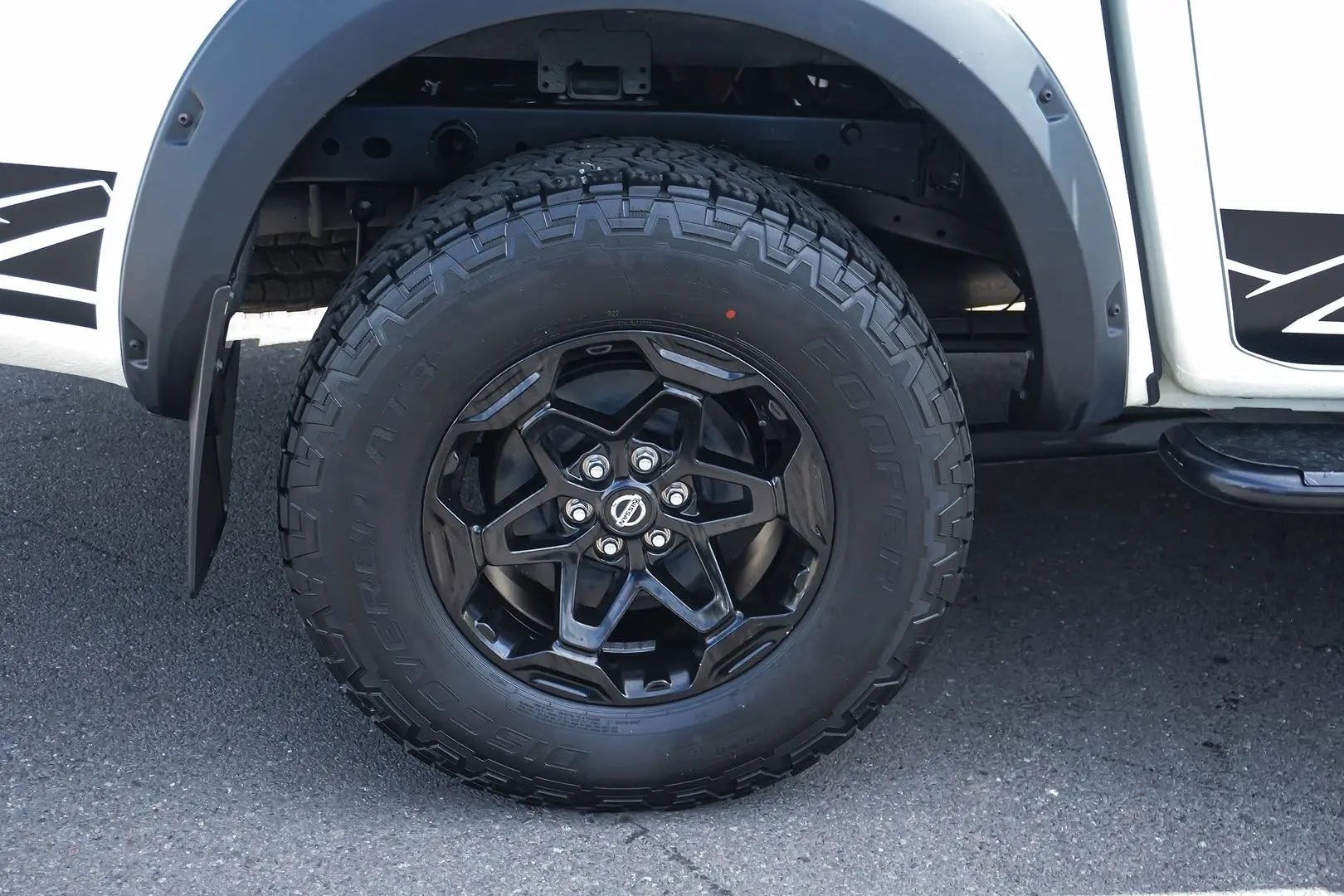 2023 Nissan Navara Gallery Image 16