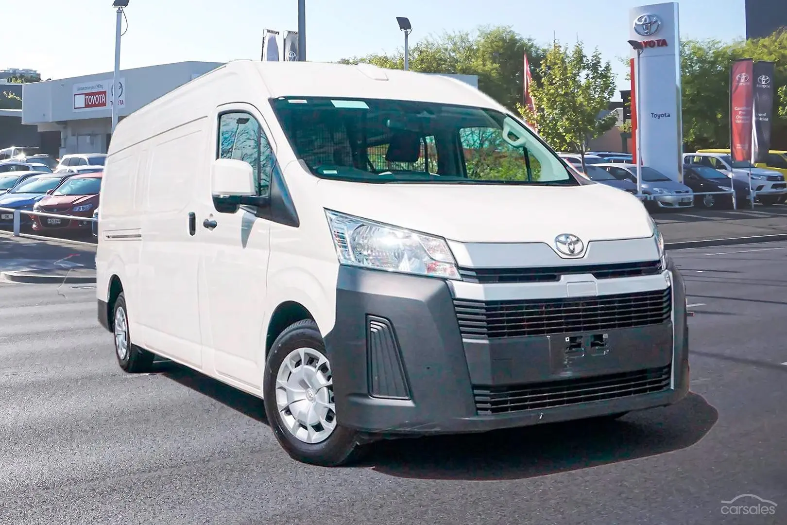 2021 Toyota Hiace Image 1