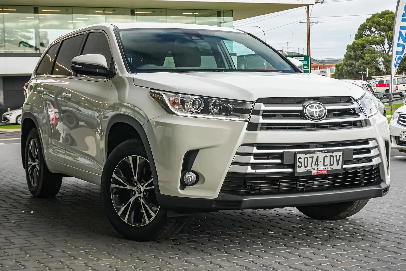 2019 Toyota Kluger Gallery Image 2