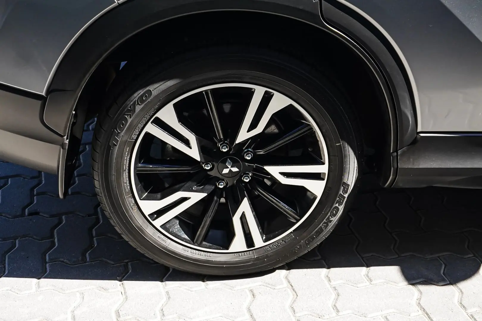 2023 Mitsubishi Eclipse Cross Gallery Image 16