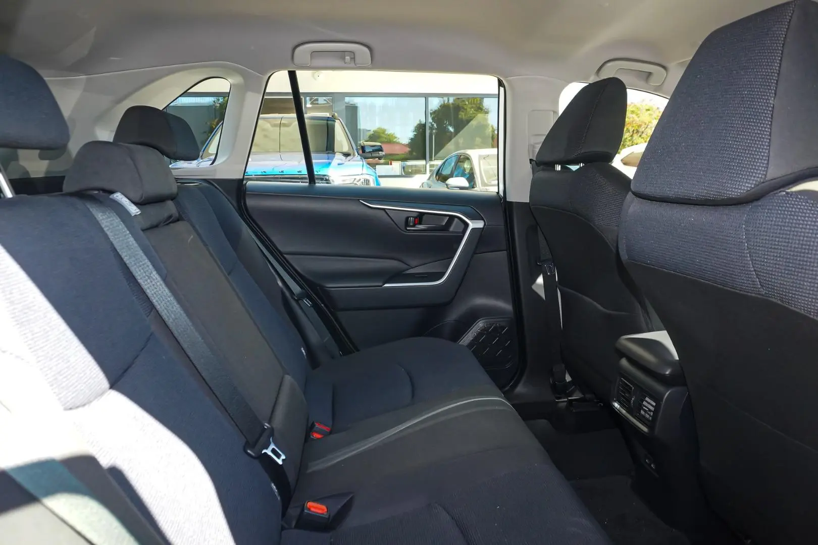 2024 Toyota RAV4 Gallery Image 8