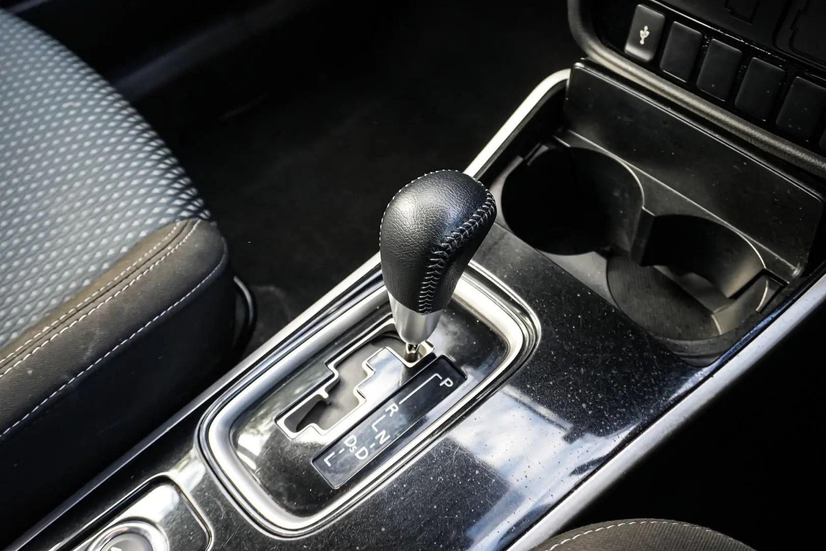 2021 Mitsubishi Outlander Gallery Image 18