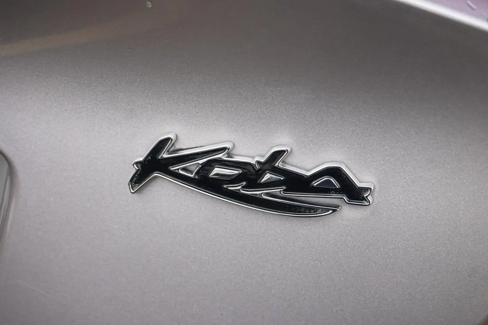 2019 Toyota C-HR Gallery Image 15