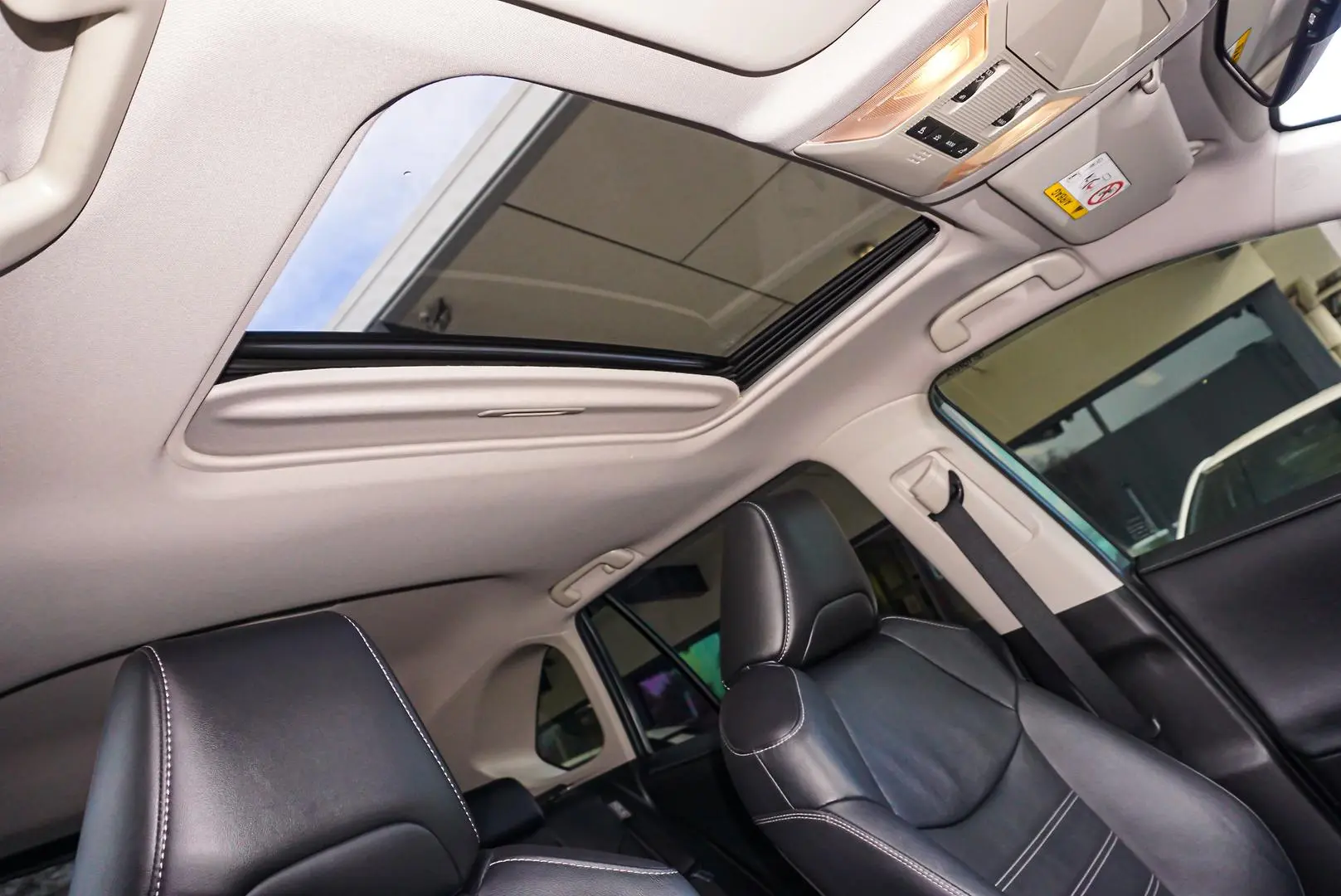 2020 Toyota RAV4 Gallery Image 19