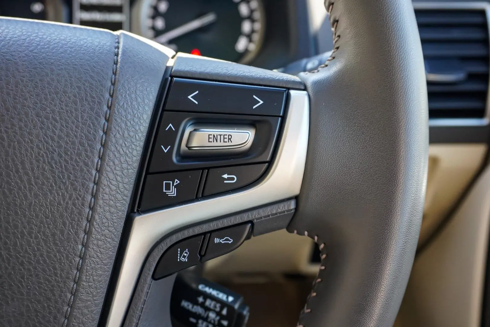 2023 Toyota Landcruiser Prado Gallery Image 19