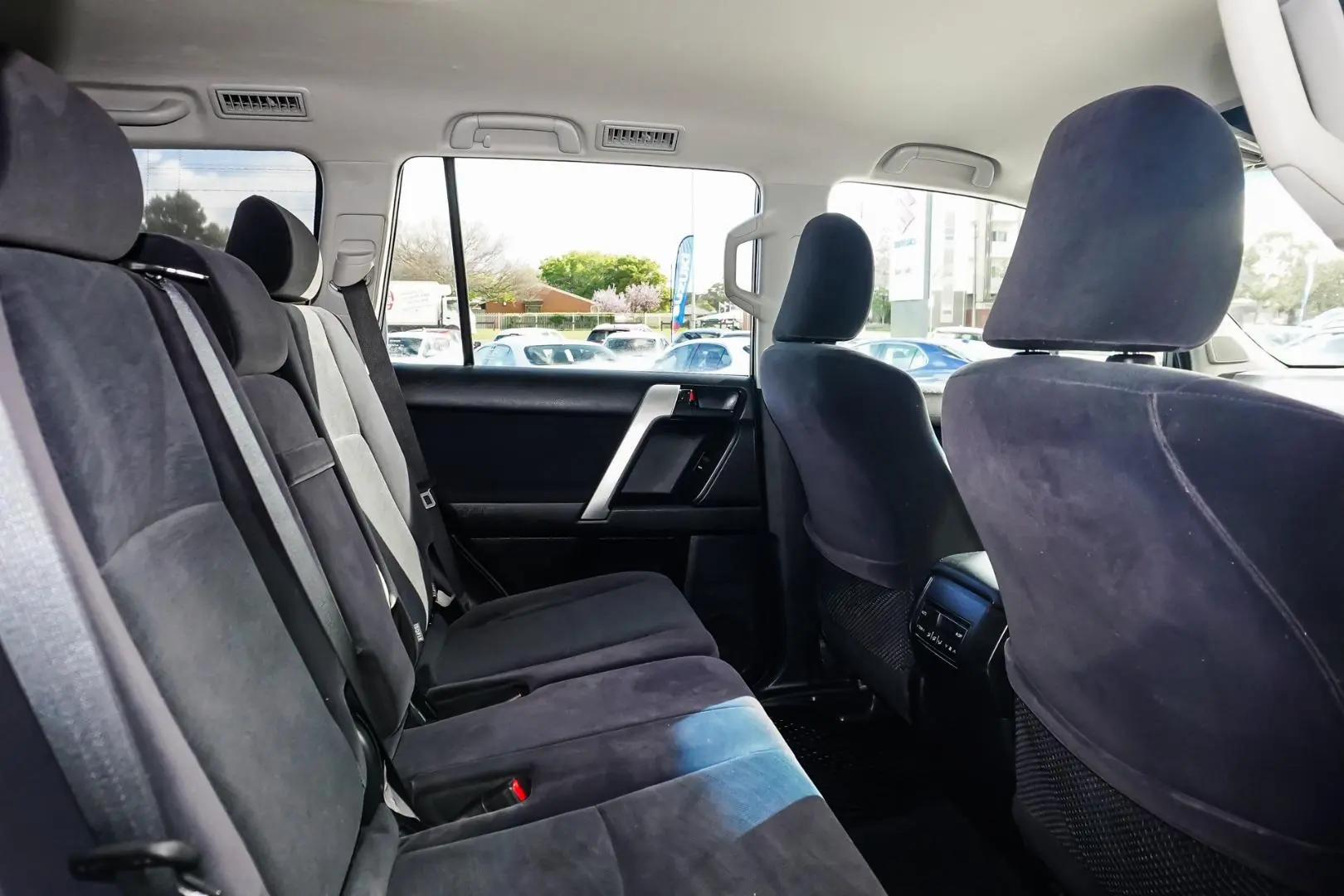 2020 Toyota Landcruiser Prado Gallery Image 7