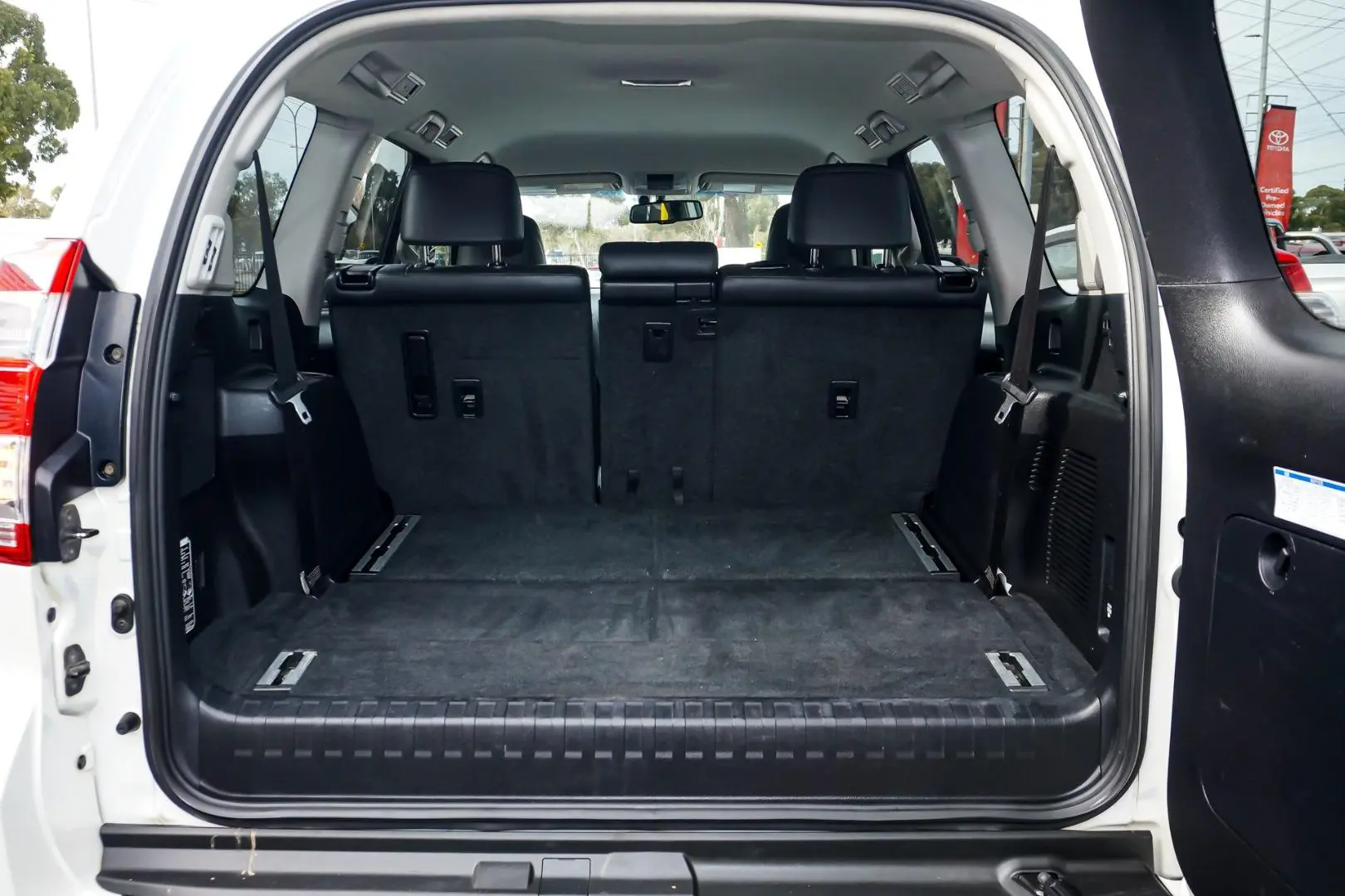 2015 Toyota Landcruiser Prado Gallery Image 10