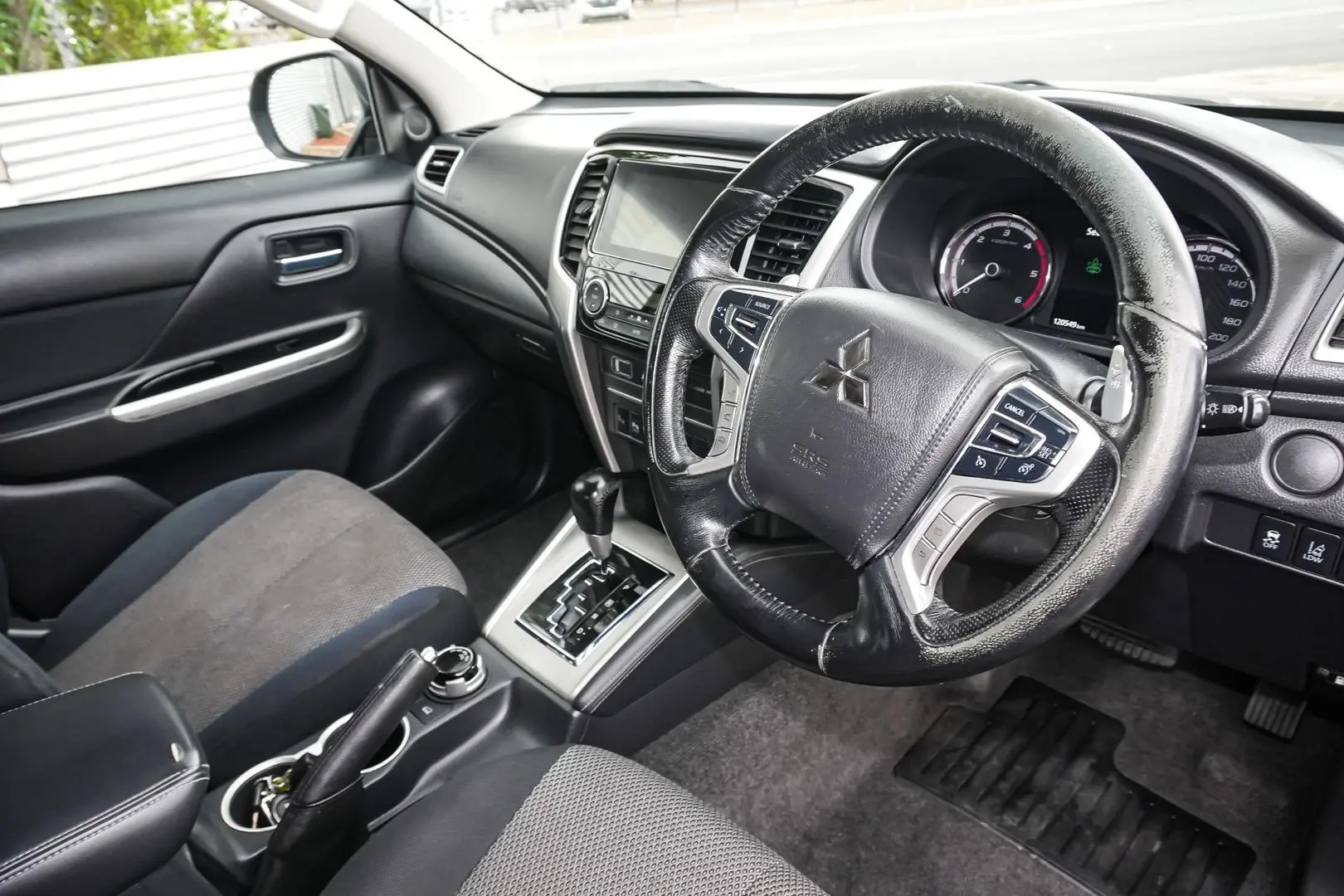 2019 Mitsubishi Triton Gallery Image 7