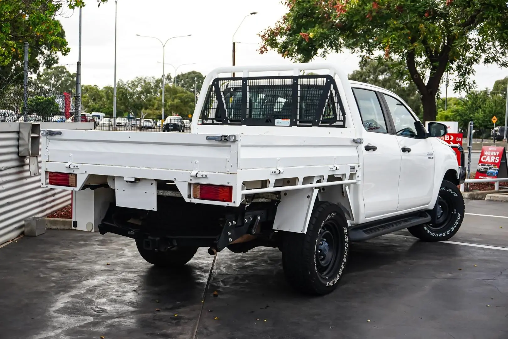 2022 Toyota Hilux Gallery Image 3