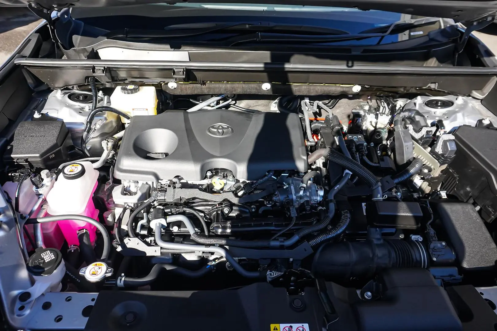 2025 Toyota RAV4 Gallery Image 24