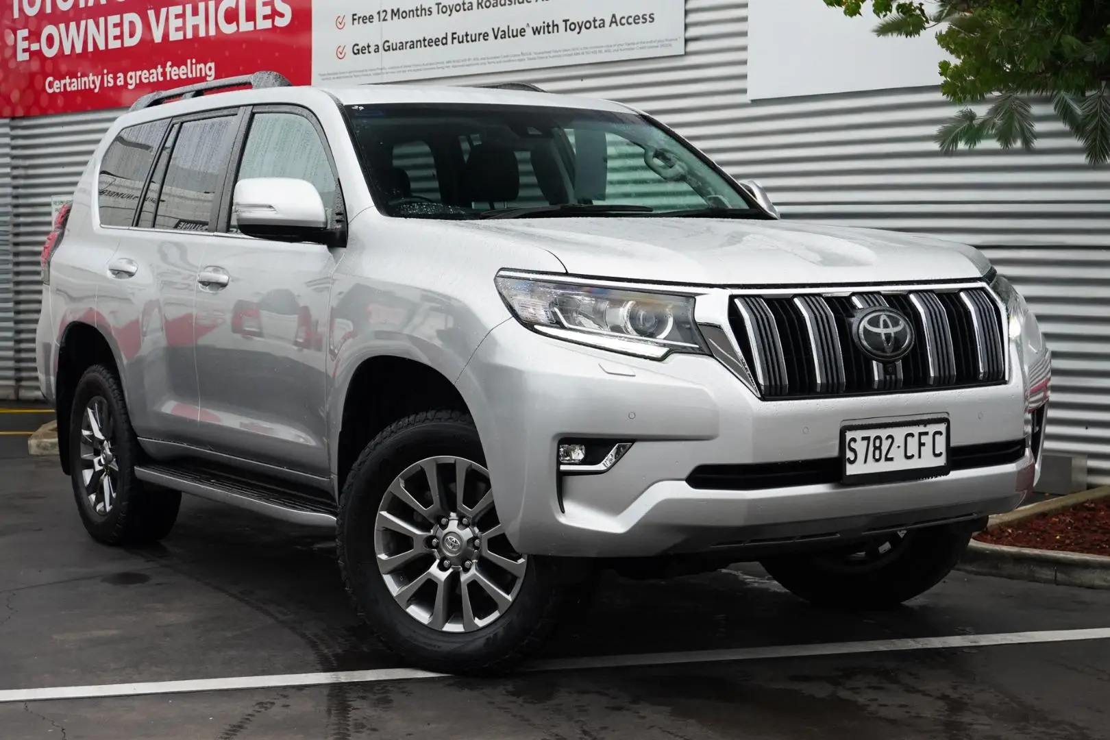 2020 Toyota Landcruiser Prado Gallery Image 2