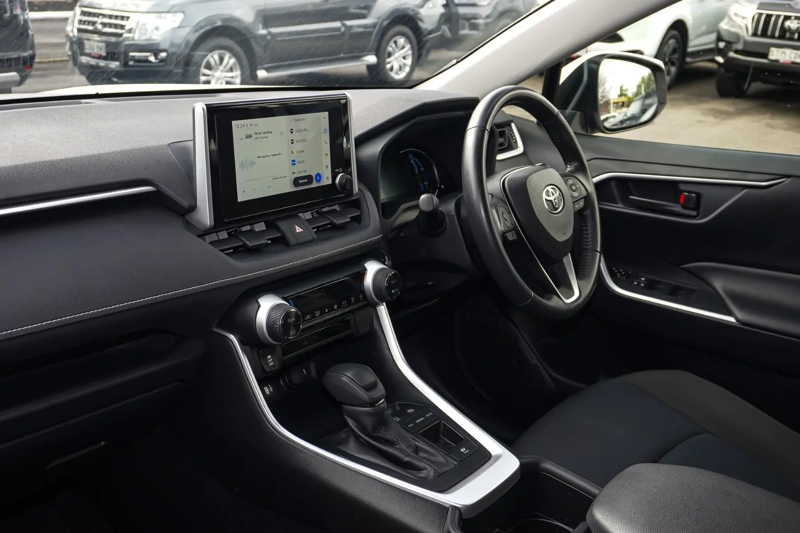 2024 Toyota RAV4 Gallery Image 11