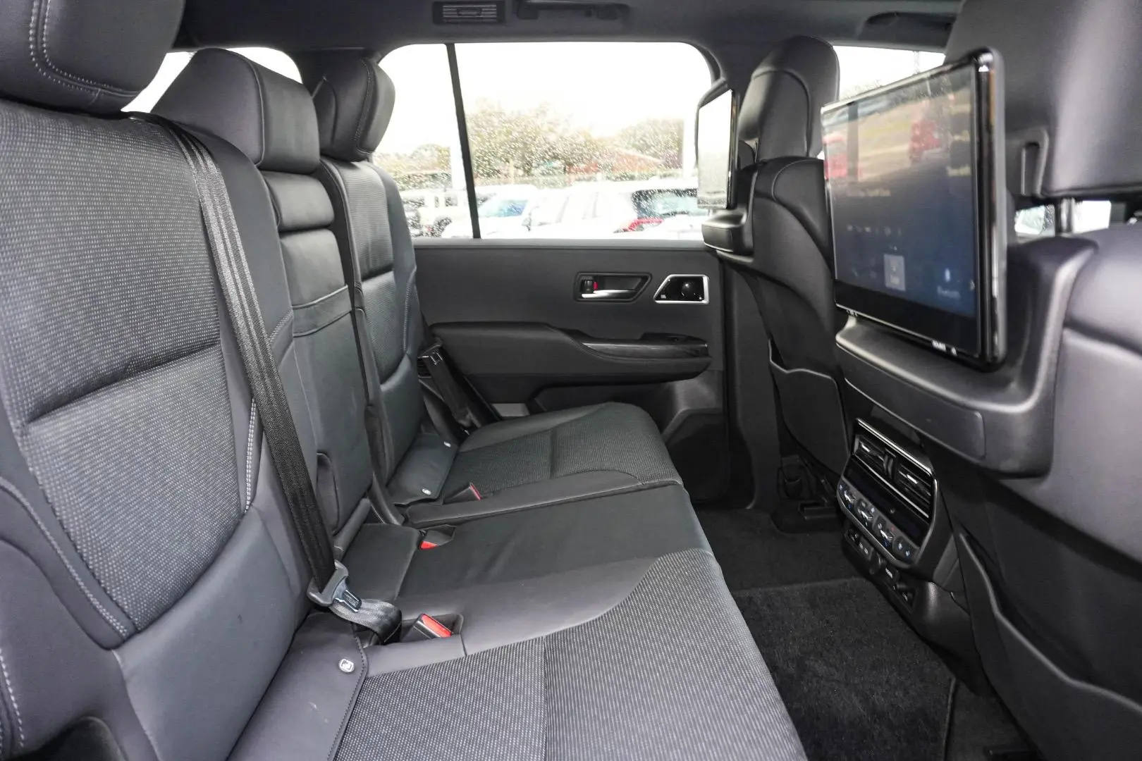 2022 Toyota Landcruiser Gallery Image 9