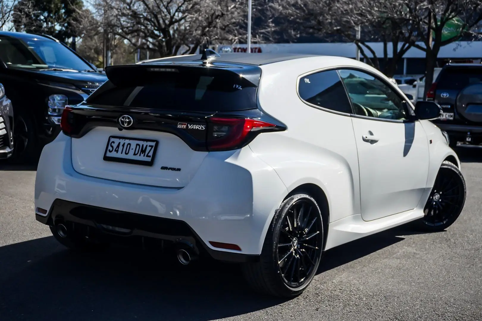2020 Toyota Yaris Gallery Image 3